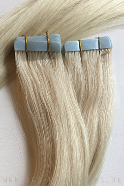 Lys blond Tape extensions
